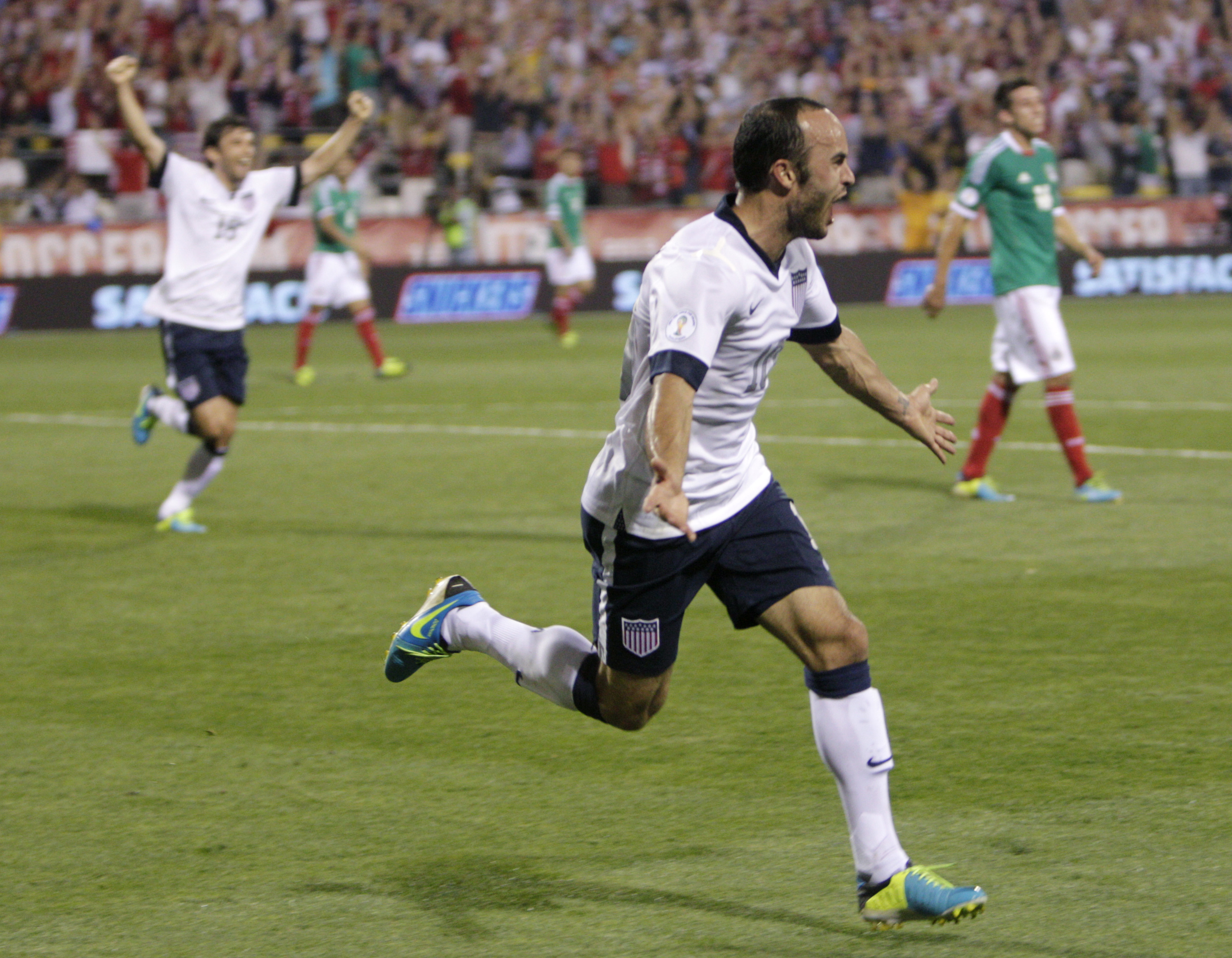 APTOPIX_Mexico_US_Soccer.JPEG-0c520.JPG