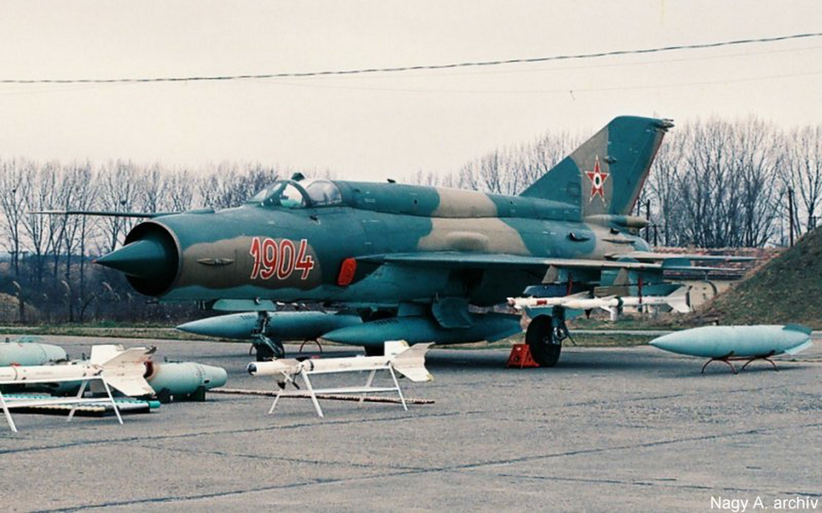 mikojan-gurjevics-mig-21-1904-2.jpg