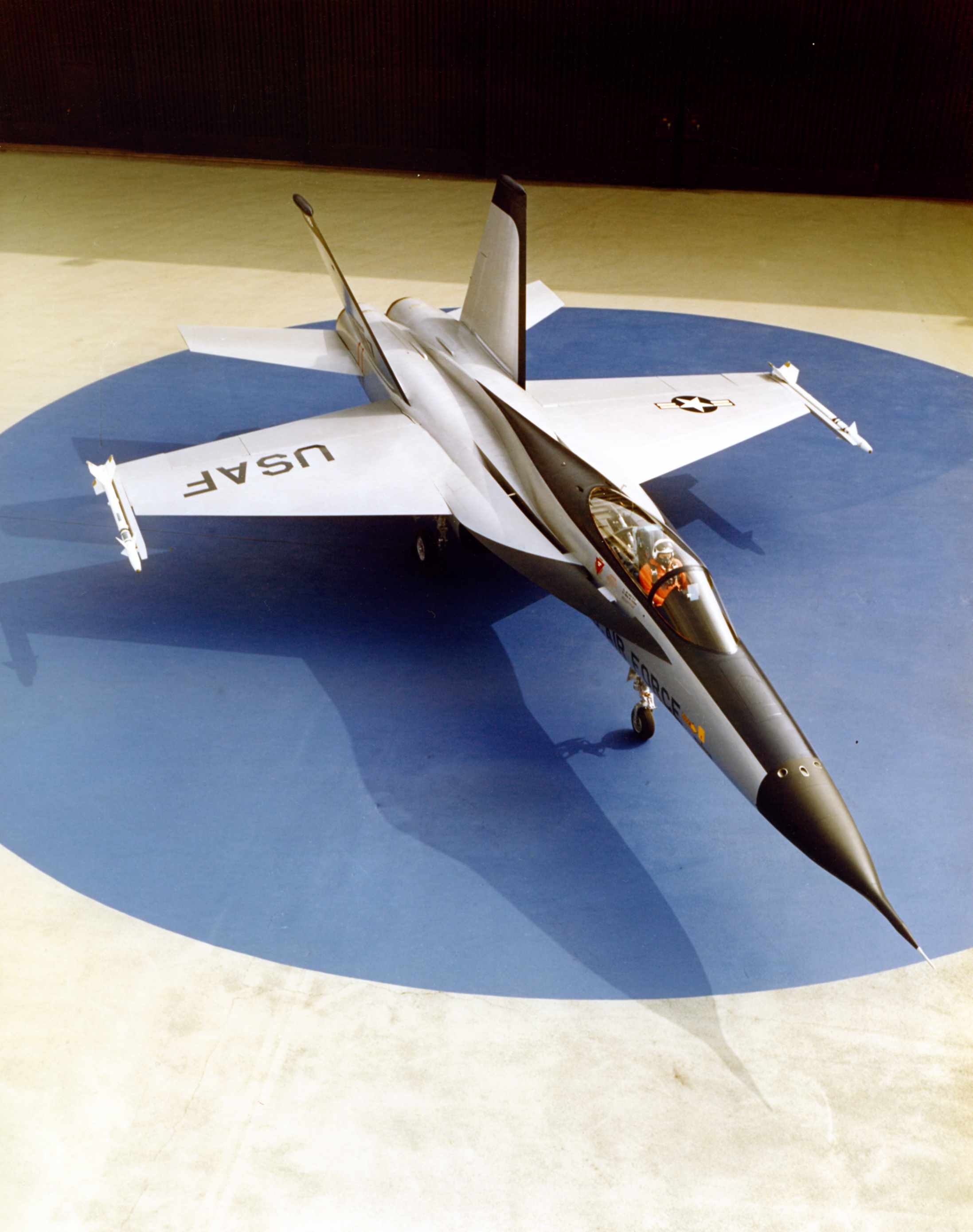 northrop_yf-17_cobra_01569_01.jpg