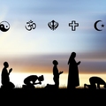 Vajon a különböző vallások követői ugyanahhoz az Istenhez imádkoznak?
