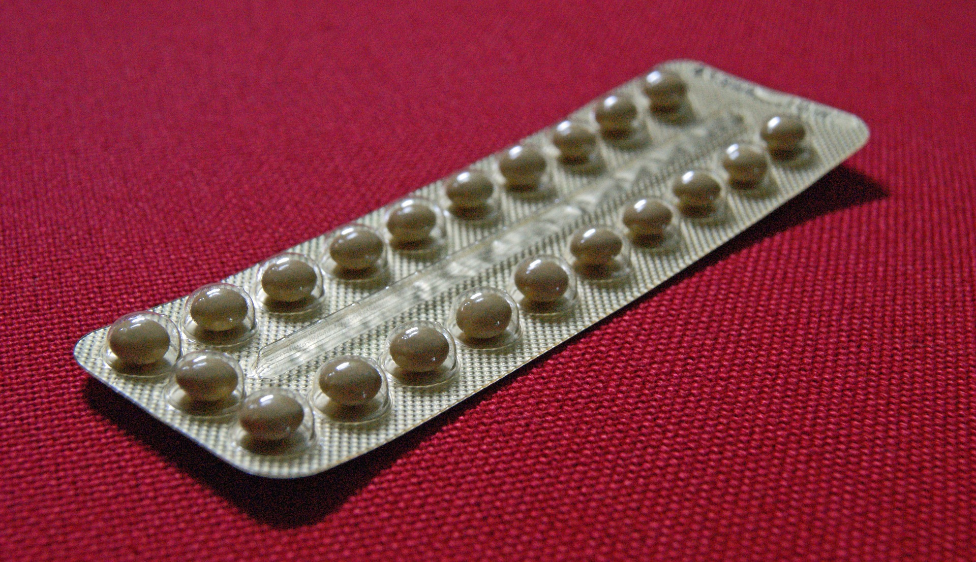 contraceptive-pills-g2fa770473_1920.jpg