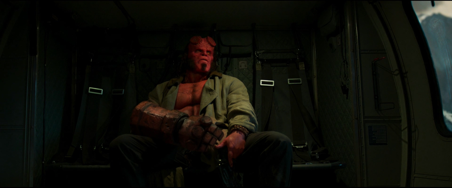 hellboy_212317_489.jpg