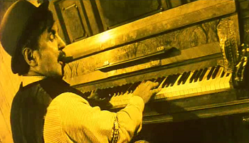 piano_player_5139.png