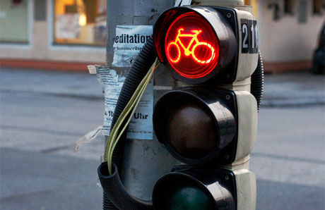 piros-biciklis-lampa.jpg