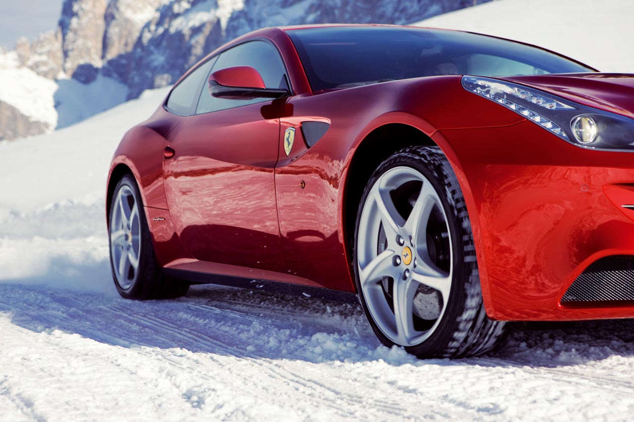 ferrari_ff_snow_driving.jpg