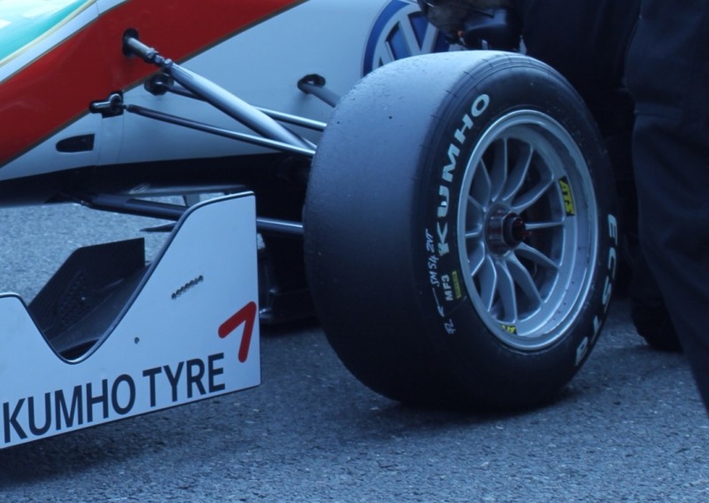 kumho_f3-zandvoort_ok.jpg