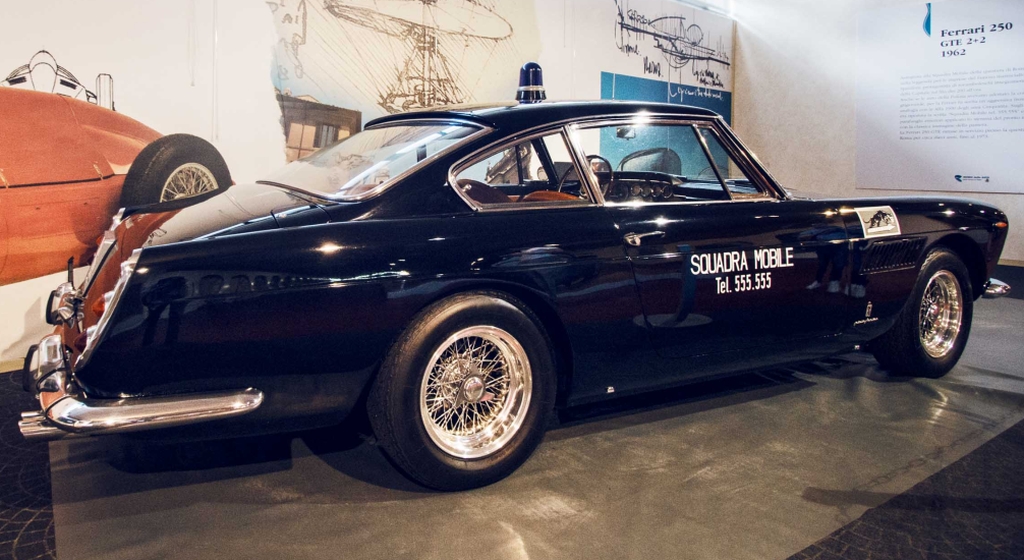 police-car-museum-ferrari2ok.jpg