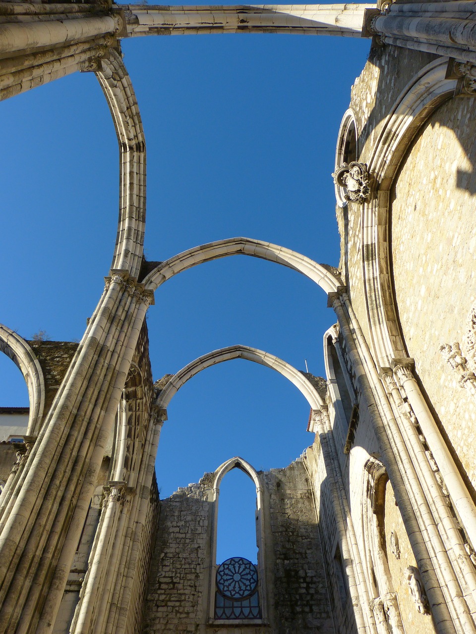 convento-do-carmo-211098_1280.jpg