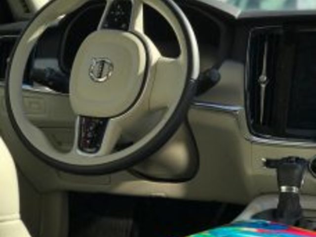 A Volvo, az OTP és a Lollipop Nyomda