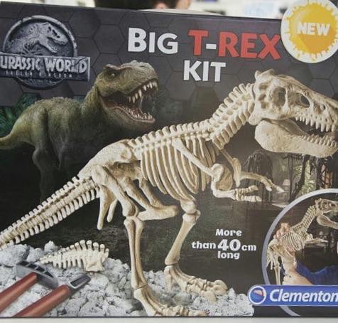 A 40 cm-es T. rex ‘csontváz‘ külön is kapható lesz.