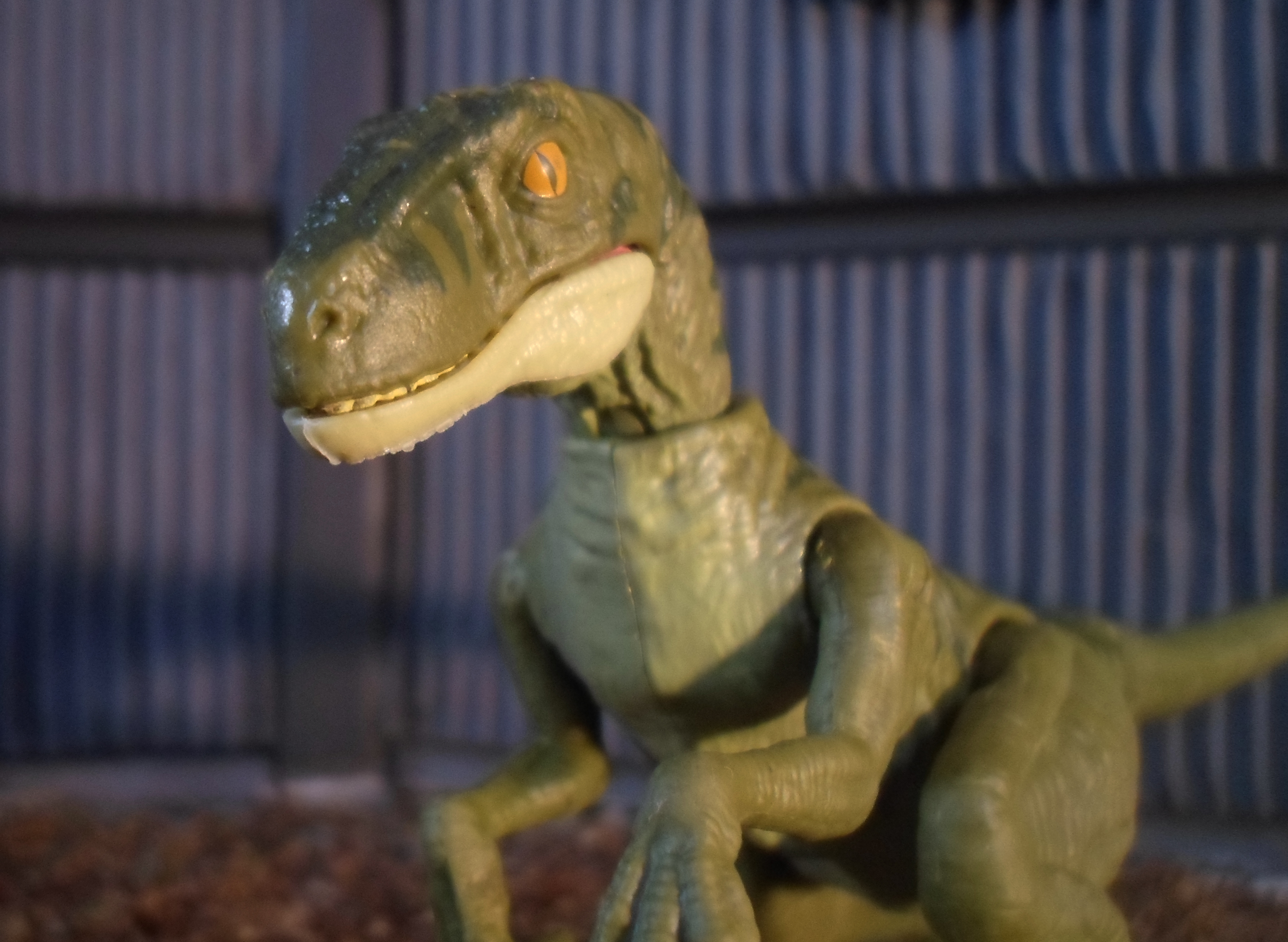 Jurassic Newsworld Termékbemutató Savage Strike Velociraptor Charlie 