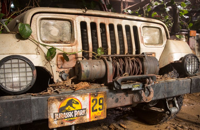 John Hammond Jeep-je a Jurassic World-ben is szerepet kapott
