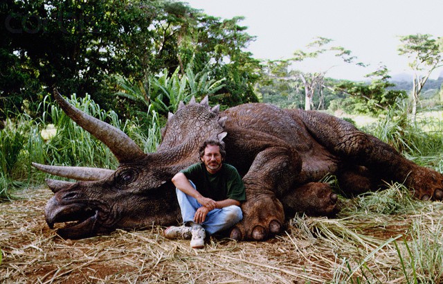 A nagy vihart kavar fotó, melyen Spielberg látható, és az ő ‘trófeája‘.