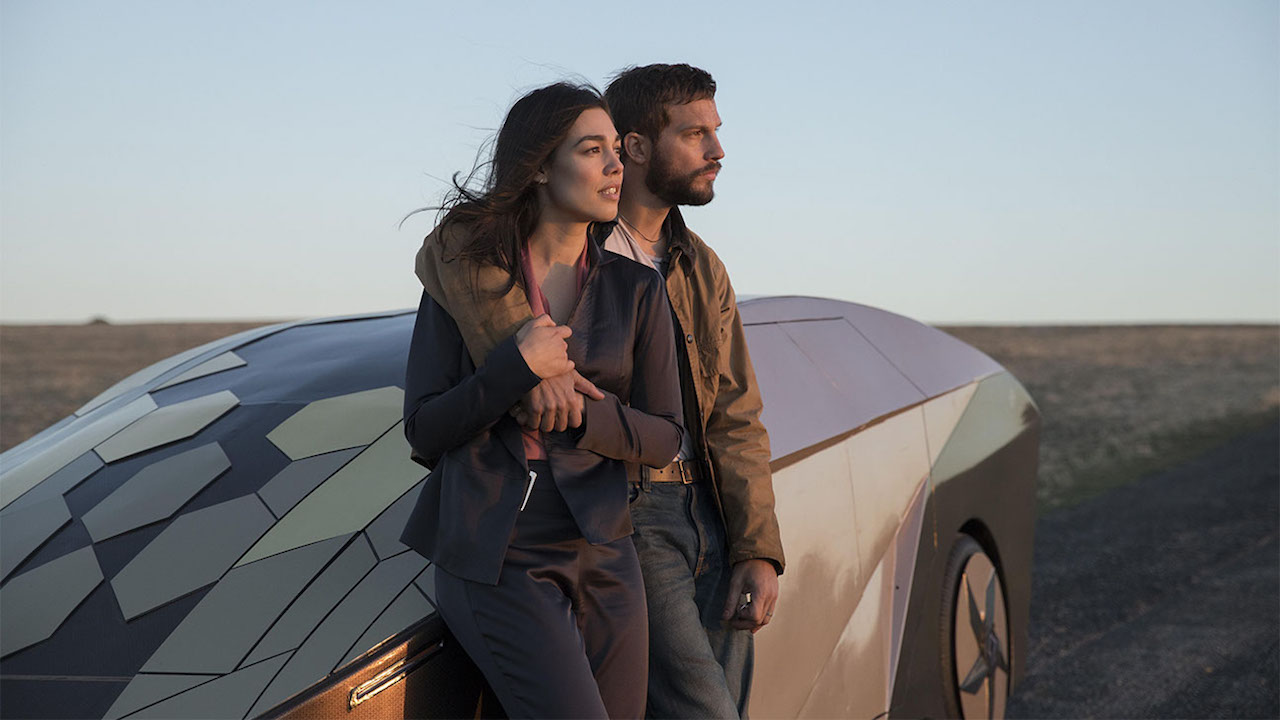 grey_trace_logan_marshall-green_and_his_wife_asha_melanie_vallejo_in_leigh_whannells_upgrade_courtesy_of_bh_tilt_copy_h_2018_0.jpg