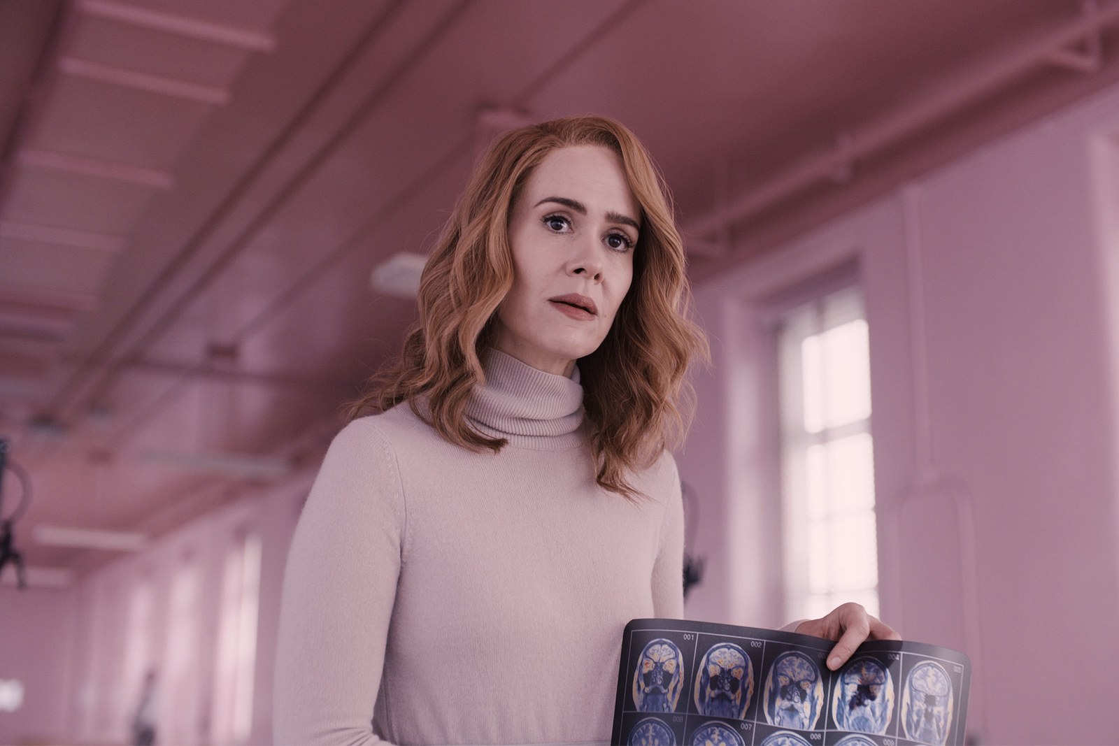 sarah-paulson-glass.jpg