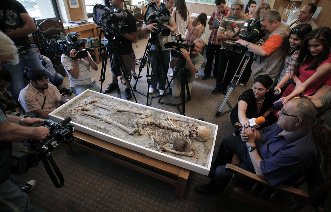 skeleton-at-Sofia-museum.jpg