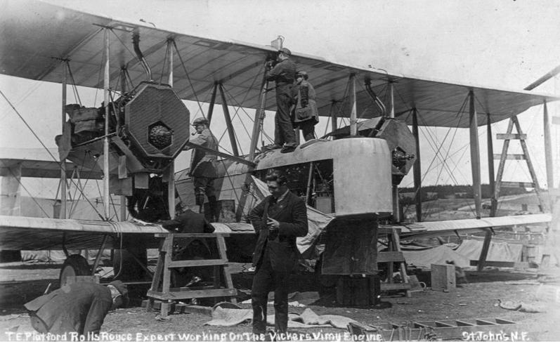 Vickers Vimy assembly 3.jpg