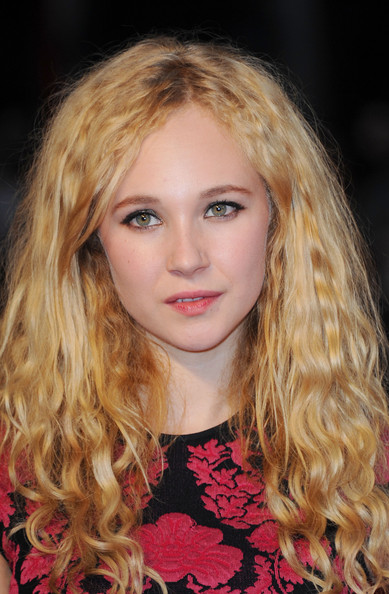 Juno+Temple+Anna+Karenina+UK+Film+Premiere+36sBf6J8DB5l.jpg