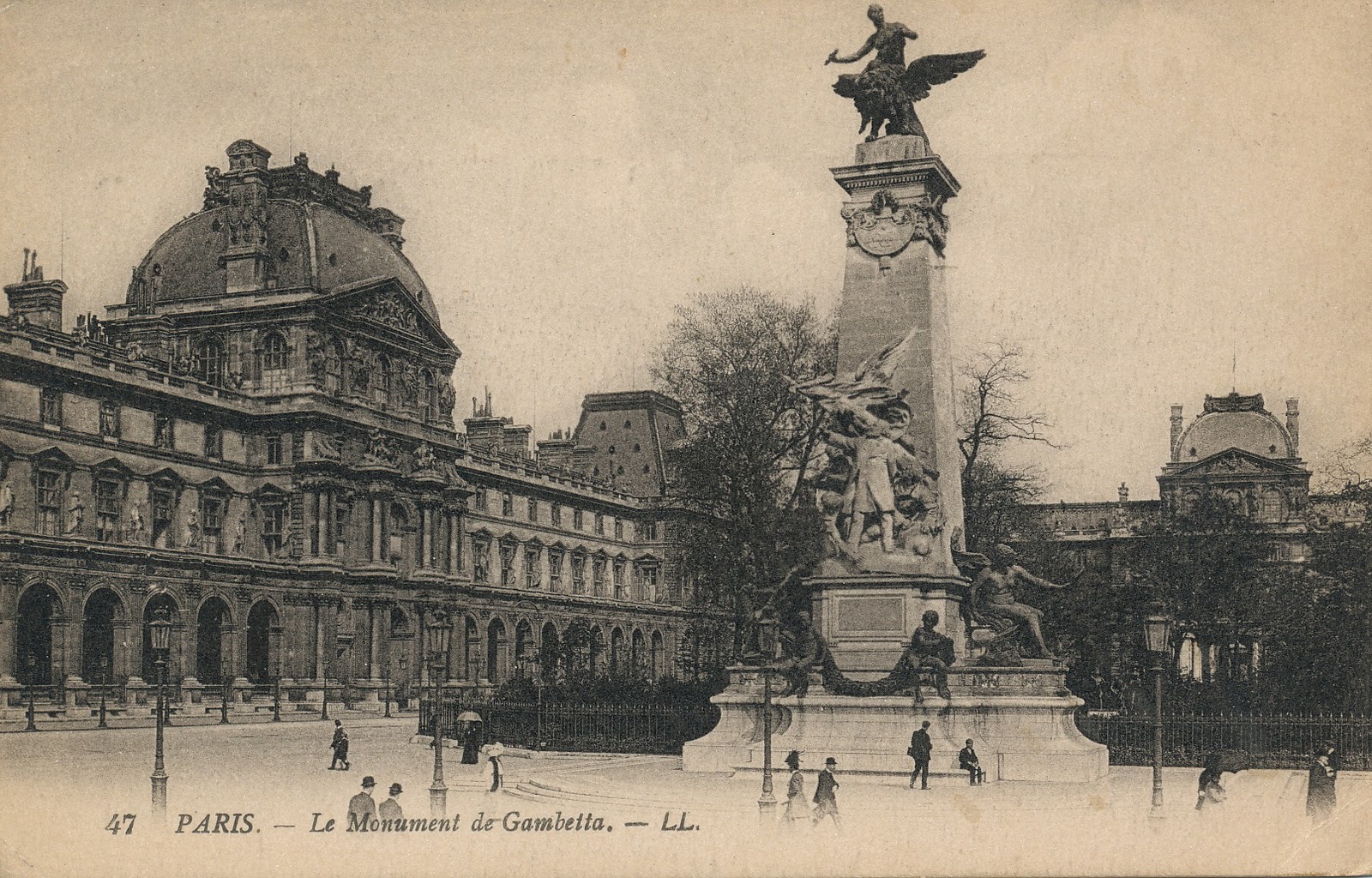 ParisMonumentGambetta.jpg