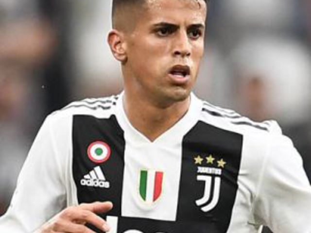 Megszületett a megállapodás Cancelo ügyében