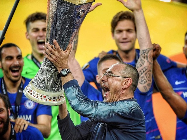 Kiszemelt a padra: Maurizio Sarri