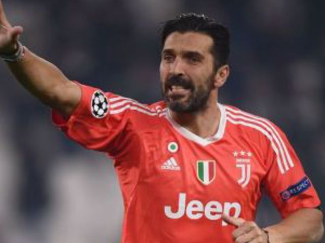 Buffon percek alatt igent mondott a visszatérésre