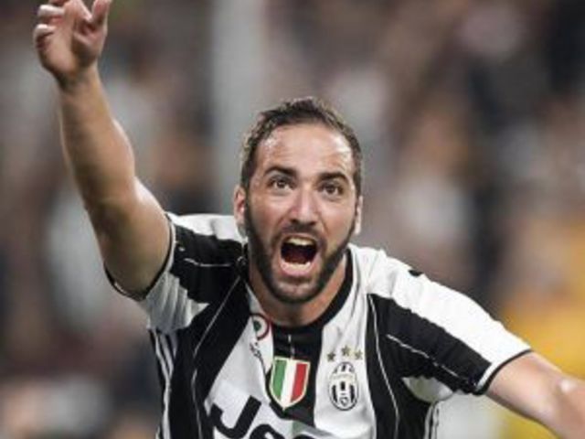 Ügynöke szerint Higuaín marad Torinóban