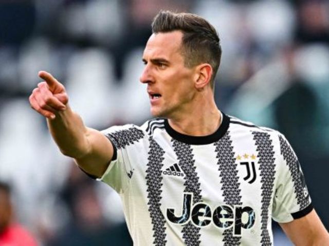 Milik mégis maradhat, Cuadrado viszont távozik