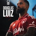 HIVATALOS: Douglas Luiz a Nottingham játékosa
