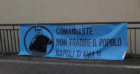 A Napoli szurkolói üzentek Sarrinak