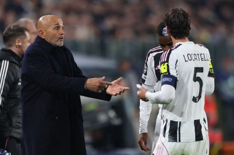 A sajtó fájdalmas változásokról ír