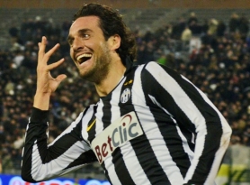 Toni Luca_golorom Juve mezben.jpg