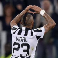 Vidal eladásával közelítene Oscarhoz a Juventus