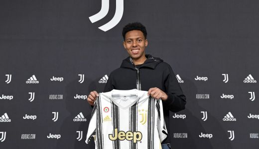 HIVATALOS: Aké a Juventusnál, Tongya a Marseillenél folytatja