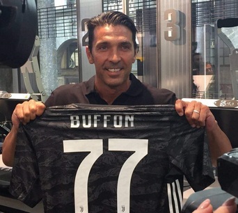 Buffon: „Nem azért tértem vissza, hogy bármit visszavegyek”