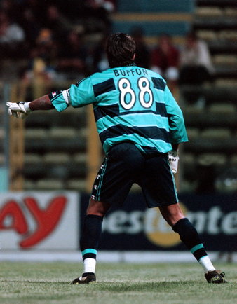 buffon_gigi_88-as_parma_mezben.jpg