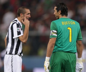 HIVATALOS: Buffon és Chiellini 2021-ig hosszabbított a Juventusszal