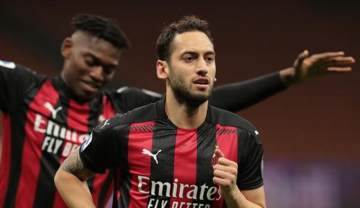 Çalhanoğlunak nem ad csillagászati bért a Milan