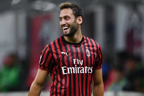 Çalhanoğluért érdeklődik a Juve és a United