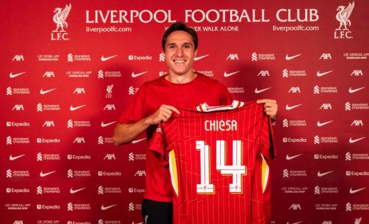 HIVATALOS: Chiesa a Liverpoolnál folytatja