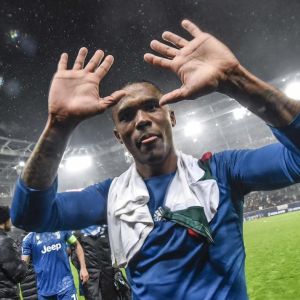 A United érdeklődik Douglas Costa iránt