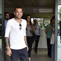 Dani Alves Torinóba érkezett