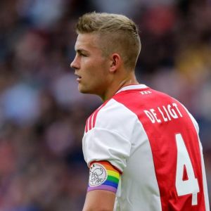 De Ligt a 4-es számú mezt kapja a Juventusnál