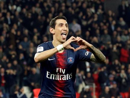 di_maria_angel_szivet_mutat_psg_mezben.jpeg