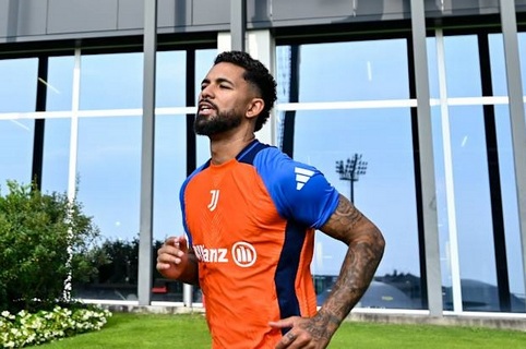 Douglas Luiz: „Sokoldalú játékos vagyok”