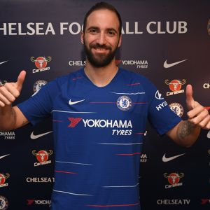 HIVATALOS: Higuaín csatlakozott a Chelsea-hez