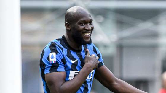 Lukaku és Berardi kapcsán egyezkedik a Juve