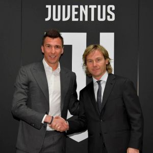 HIVATALOS: Mandžukić 2021-ig hosszabbított a Juventusszal