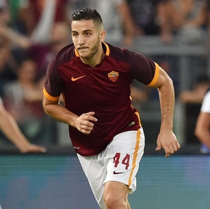 manolas_kostas_fut_roma_mezben.jpg