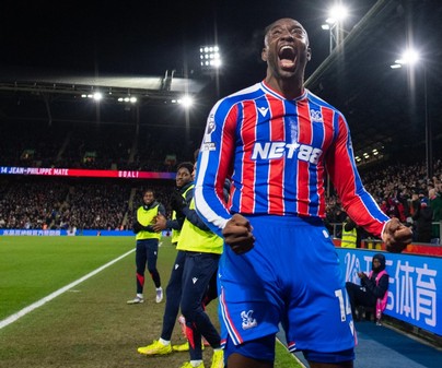 Mateta a célkeresztben, kötelező opcióval érkezhet